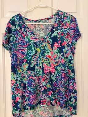 Lilly Pulitzer- Vibrant Floral V-Neck Women's Top - Multi